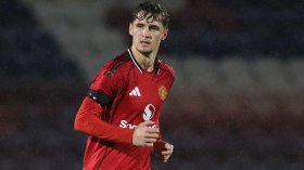 18yo wonderkid to make full Man Utd debut vs Newcastle?