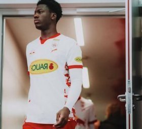 Chelsea open talks for 18-year-old centre-back