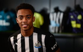 Newcastle United want to sign Joe Willock permanently