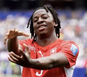 Johan Manzambi on Newcastle and Aston Villa radar