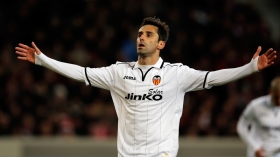 Spurs offered former Valencia midfielder