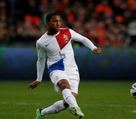 QPR to snap up Jonathan de Guzman after Swansea miss out on deal