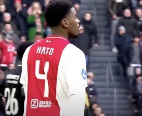 Chelsea will sign Dutch centre-back on Monday afternoon