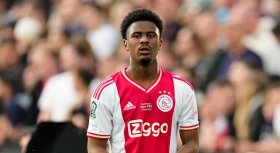 Chelsea preparing move to sign Ajax defensive star