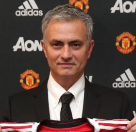 Mourinho in transfer stand-off with Man Utd board