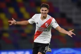 Manchester United favourites to sign Argentine sensation