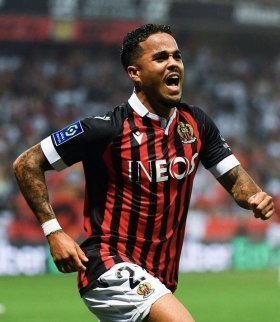 Fulham to sign Justin Kluivert and Willian