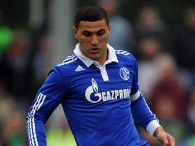 Sead Kolasinac agrees Arsenal contract