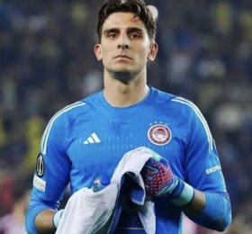 Arsenal want to sign Greek goalkeeper