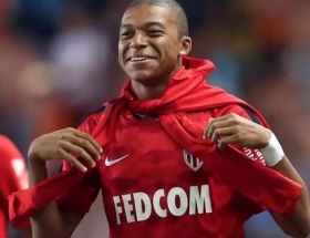 Kylian Mbappe to join PSG on initial loan