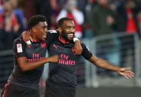 Lacazette scores on Arsenal debut