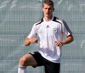 Arsenal chase Lars Bender?