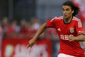 Liverpool eye Benfica star as Adam Lallana alternative