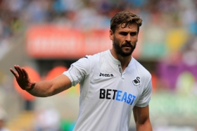 Swansea City boss confident of keeping Llorente amid Chelsea interest