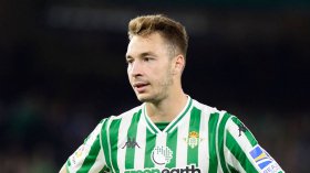 Barcelona turn attention to Real Betis striker Loren Moren