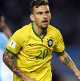 Agent of Brazilian midfielder confirms Manchester United interest