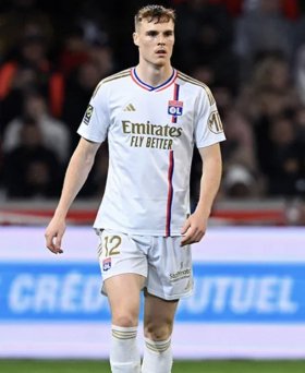 Everton to wrap up Jake OBrien deal from Lyon
