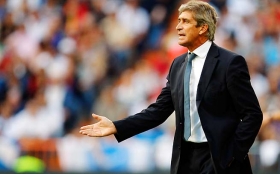Pellegrini wants another defender at Manchester City