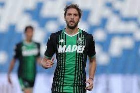 Arsenal make opening bid for Sassuolo star Manuel Locatelli