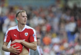 Burnley reach agreement for central defender