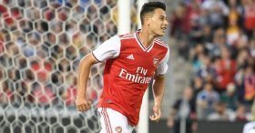Arsenal confirma extensão de contrato para jovem atacante