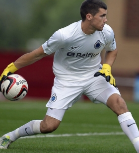 Liverpool table bid for Aussie keeper Mathew Ryan