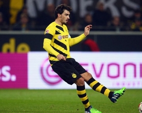 Mats Hummels rules out Borussia Dortmund exit