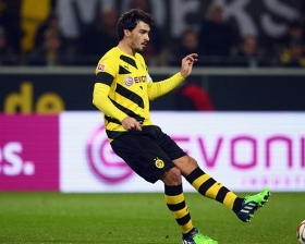 Man Utd lodge Hummels bid