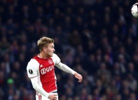 Ajax stars agent wants him to join Manchester United?