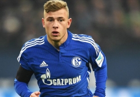Spurs, Leicester join Max Meyer chase
