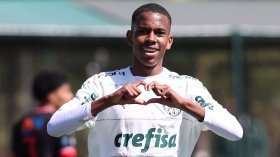 Chelsea close in on signing Brazilian wonderkid