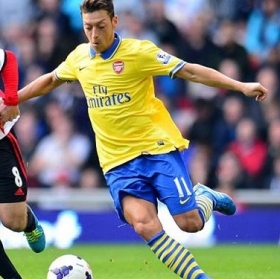 Arsene Wenger: Ozil was absolutely outstanding