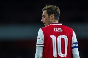 Mesut Ozil makes Arsenal transfer decision