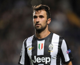 Arsenal quoted £8m fee for Mirko Vucinic