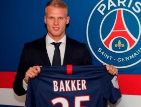 PSG sign Ajax wonderkid Mitchel Bakker