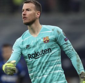 Arsenal to move for Barcelona goalkeeper Neto