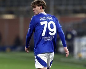 Tottenham make first offer for Nico Paz
