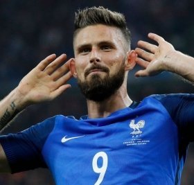 Serie A giants hold talks with Olivier Giroud