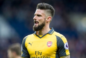 Borussia Dortmund willing to pay loan fee for Olivier Giroud