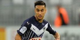 Southampton table Adam Ounas bid