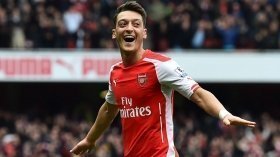 Arsene Wenger hails Mesut Ozils display against Everton