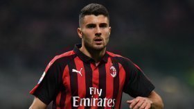 Wolverhampton Wanderers to sign AC Milan striker