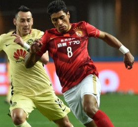 Barcelona confirm signing of Paulinho Barcelona confirm signing of Paulinho