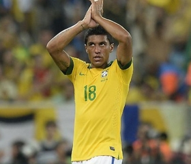 Paulinho plans Tottenham stay