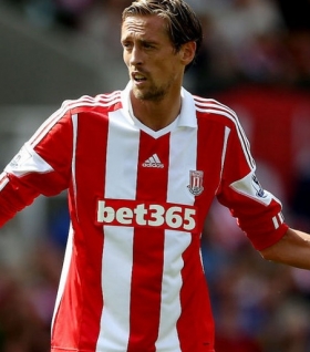 Stoke City to keep Peter Crouch