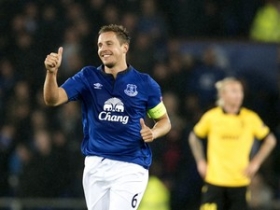 Everton want Branislav Ivanovic as Jagielka replacement