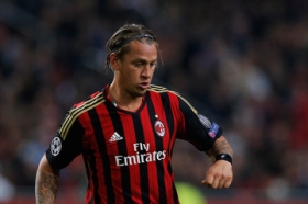 Man Utd eye move for Philippe Mexes