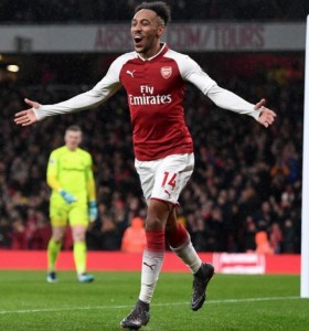 Wenger hints that Aubameyang could play on flank for Arsenal