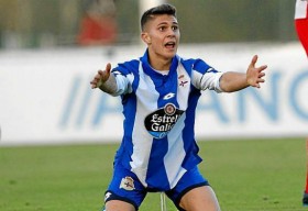 Liverpool lead Manchester United in pursuit of Deportivo striker
