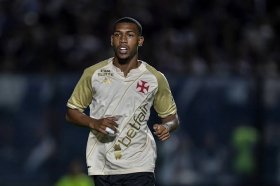 Man Utd eyeing deal for Brazilian winger in January Man Utd eyeing deal for Brazilian winger in January